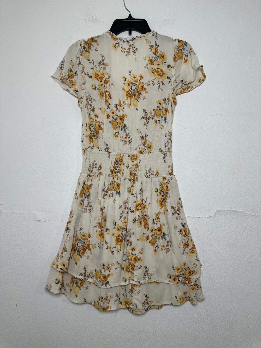 Love Crazy Women's M Cream Floral Smocked-Waist Mini Dress V-Neck/Ties Front - Picture 3 of 12
